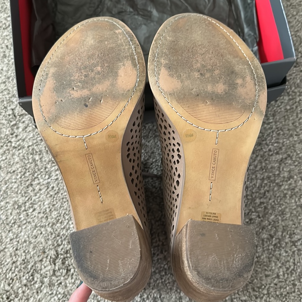 Vince Camuto Tulina sandals. - Picture 6 of 8